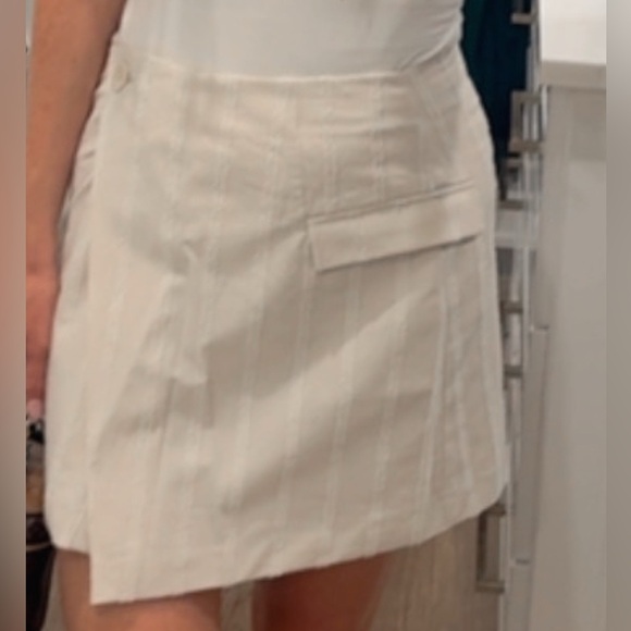 H &M White Wrap Skirt with Pockets sz 6 women’s - Picture 5 of 6